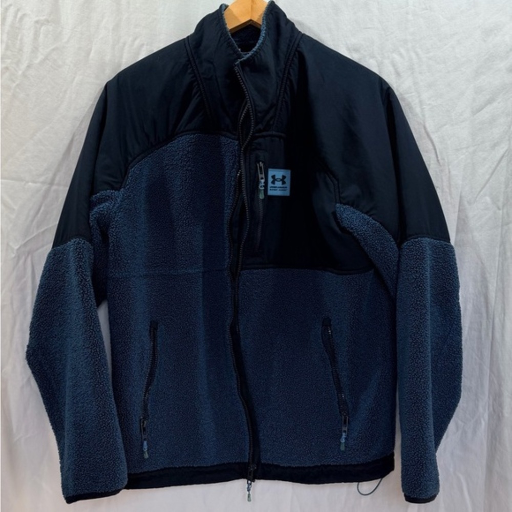 Under Armour Men’s Navy Blue Fleece Jacket with Black Panels